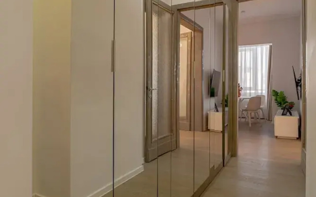 Charming 2BR Apartment - Steps to Romanian Athenaeum
