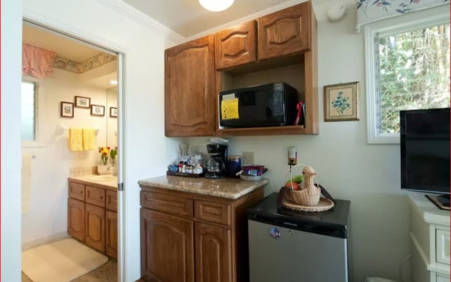 Hawaii's Hidden Hideaway Bed & Breakfast