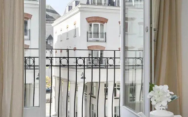 Piazza View Cathedral Quarter Apartment