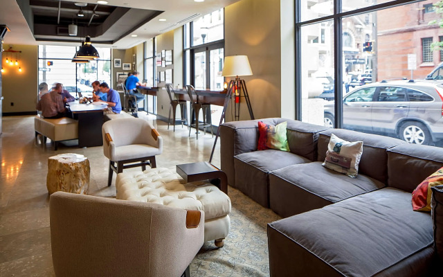 Hotel RL Baltimore Inner Harbor