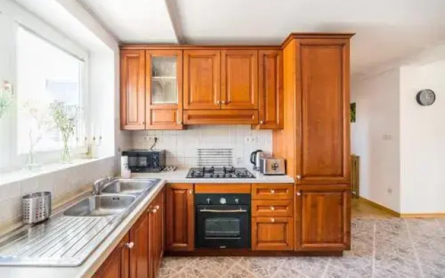 HOME ALONE 5BR+3BATH Penthouse in center of Prague