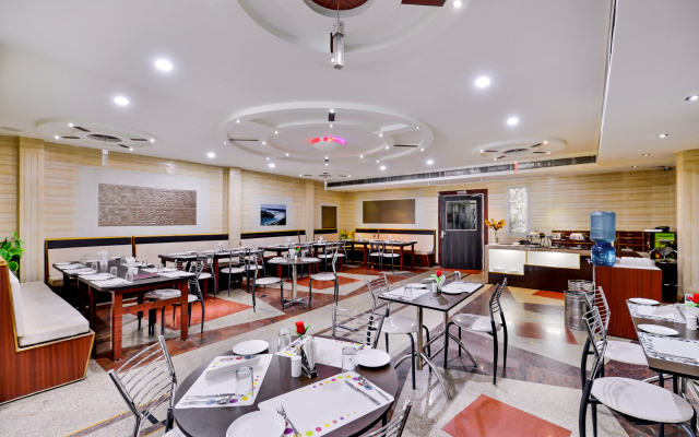 OYO 5539 Merit Hotel