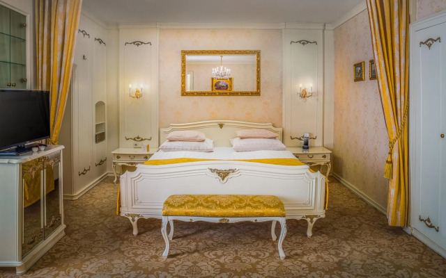 Schlosshotel Römischer Kaiser