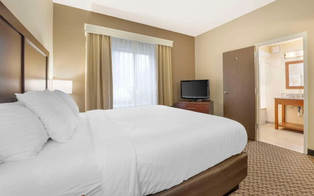 Comfort Inn & Suites Johnstown - Richland Town Center