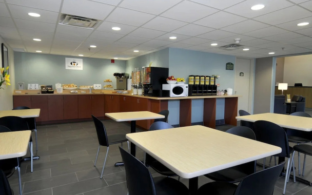 Super 8 by Wyndham Peterborough