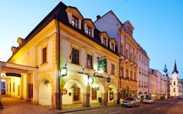Nelly Kelly's Hotel