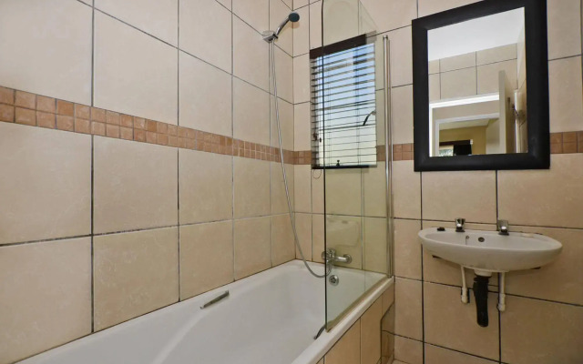 Jozi Apartments Radiokop