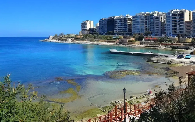 Premier Seafront Living: Ultra-luxury in Sliema