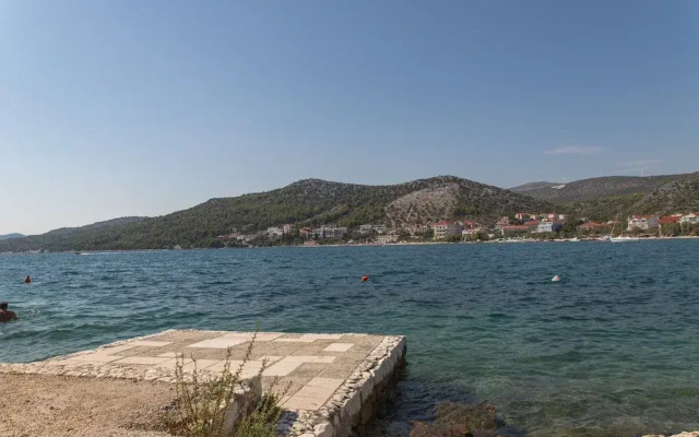 Perfect Beachfront Getaway Ideal for Families