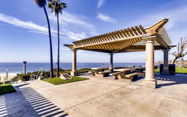 NEW - Private Entrance 2BR/BATH Next To Ritz Carlton Laguna - Walk To Beach! (MB3)