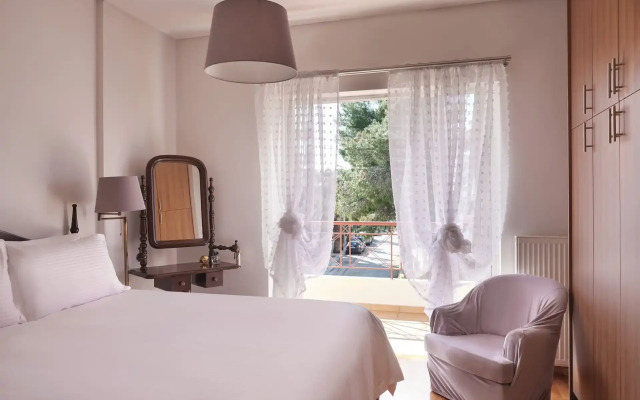 Evi's Voula Home