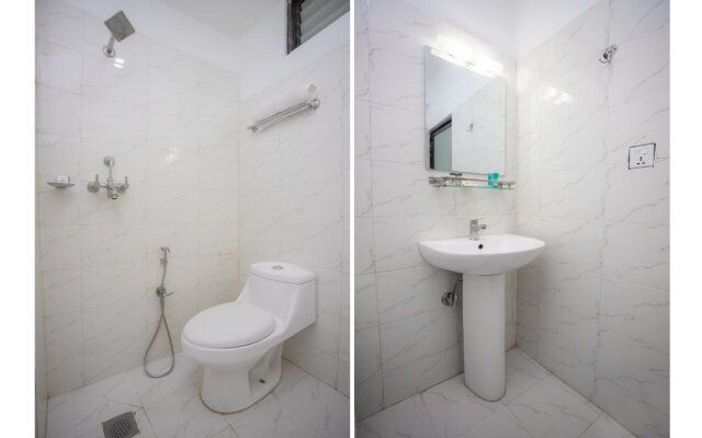 OYO 136 Hotel Om Plaza