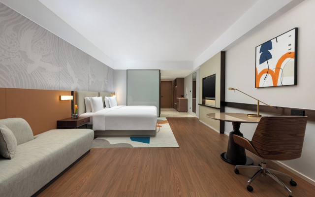 Crowne Plaza Xiangyang Fuchun Lakeside by IHG