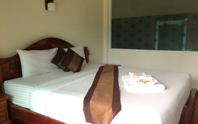 Hongte Khaolak Resort