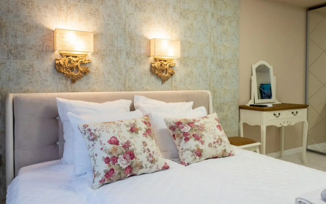 Paradise Center Apartment 1