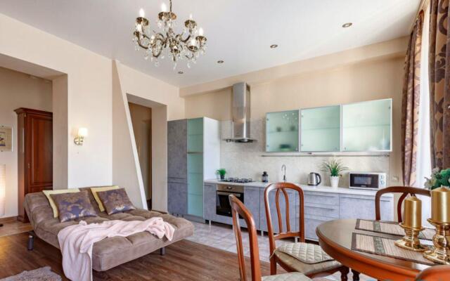 Аврора на улице Весенняя 10