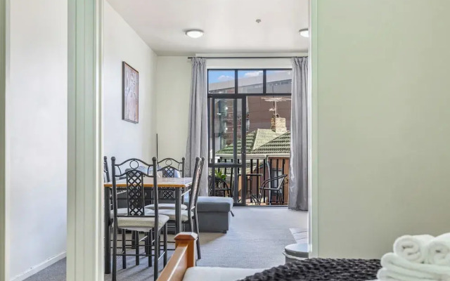 1Br Haven W/ Balcony & Parking
