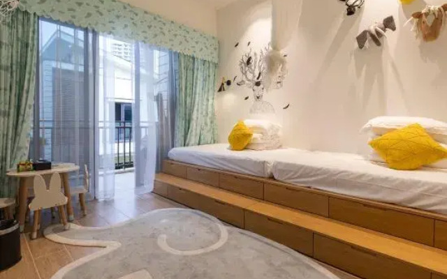 Qingshu Holiday Villa Hotel (Yangjiang Poly Yintan Store)