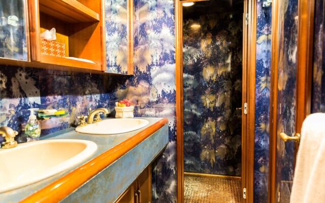 Salt Dancer Mega Yacht Vacation