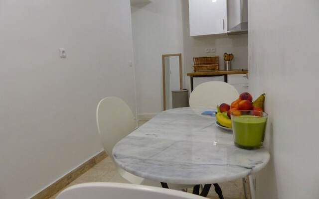 Rue Turgot Apartment