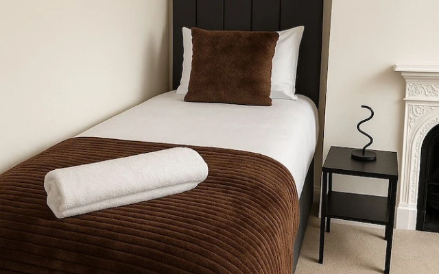 Cosy 4-bed - Sleeps 7, Garden & Pet-friendly
