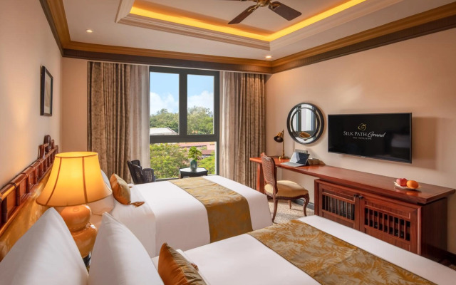 Silk Path Grand Hue Hotel