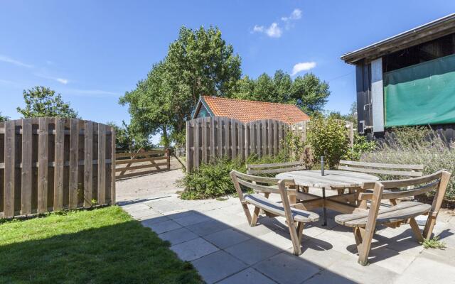 Charming Holiday Home near Beach in Meliskerke