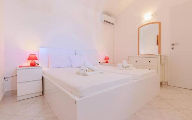 Lumbarda Resort Apartments