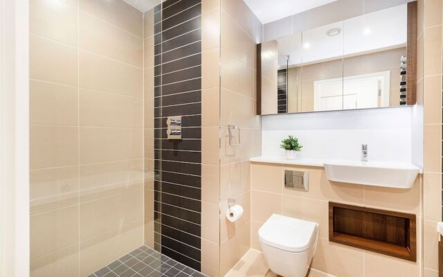 Charming 2BR 2BA Near Tower Bridge