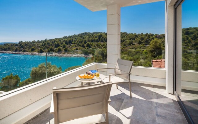 Beachfront Villa Azzurro With Pool