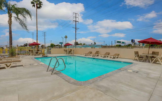 Motel 6 San Bernardino, CA - South