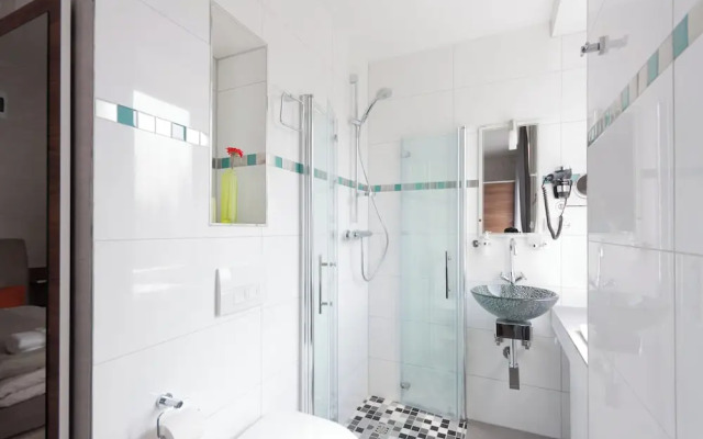 Stay-Inn Boardinghouse