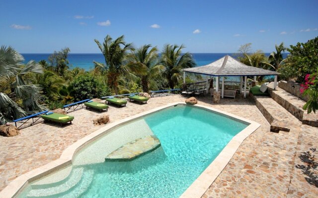 "the Carib House 5 Bedrooms And Pool Close To Beach"