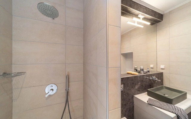 Four Season Apartment