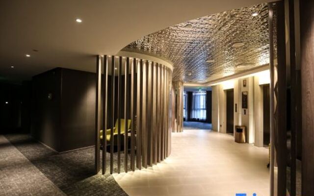 Palace Hotel，Beijing Yizhuang Bridge