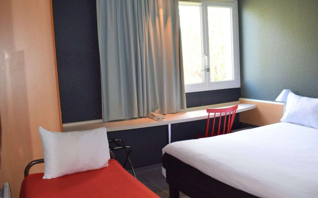 ibis Chartres Ouest Luce