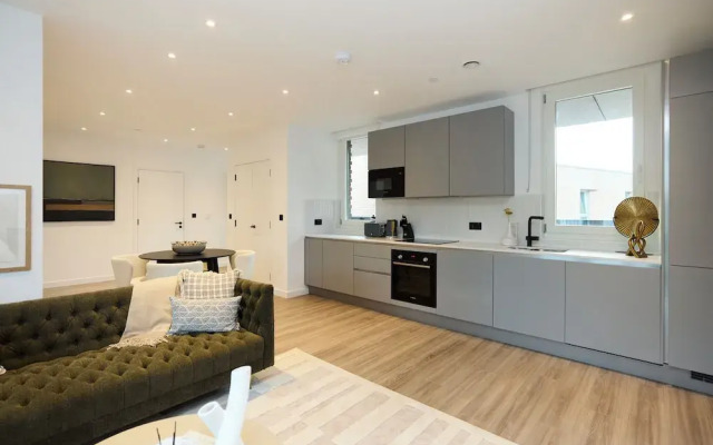 The Tottenham Retreat - Homely 2bdr Flat With Balcony