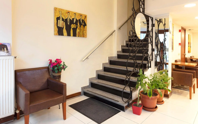 Hotel Peli̇t