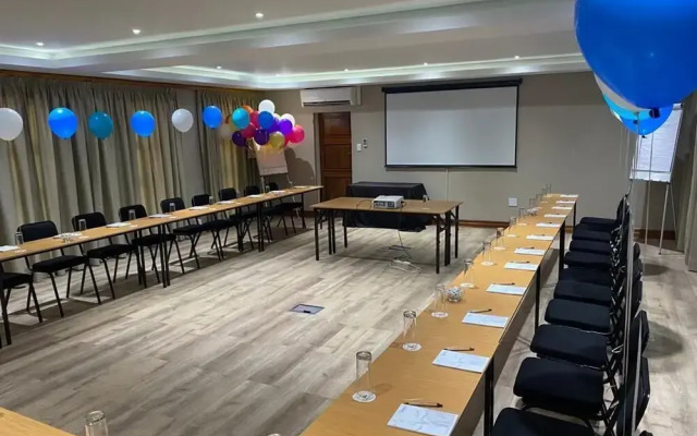 Tshikwalo Game Lodge