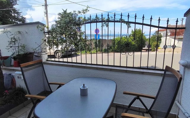 Comfortable Crikvenica Apartment With Terrace and Wifi