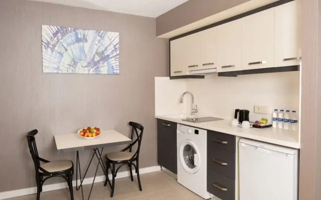Elm Suite Hotel
