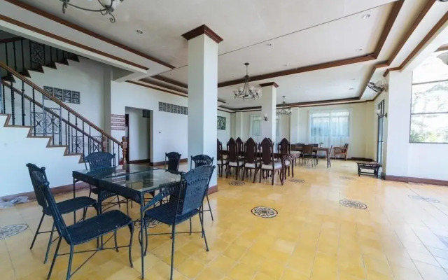 MC Mountain Home Apartelle