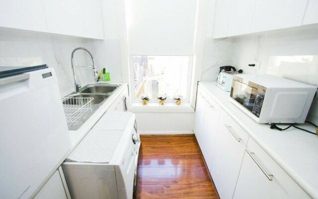 491 Crown