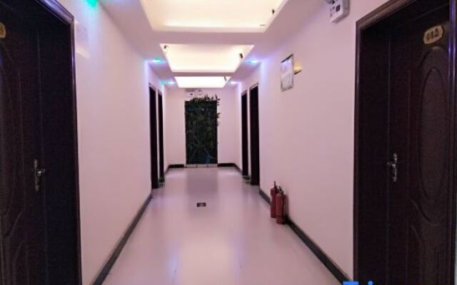 Xinzheng Qiandu Hotel