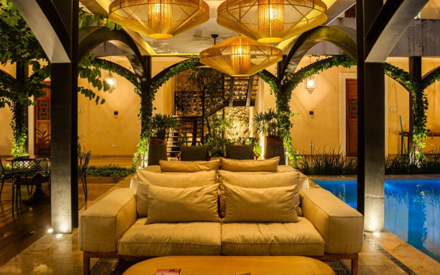 Adoro Hotel Boutique