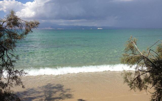 Depis Plaka Studios Naxos