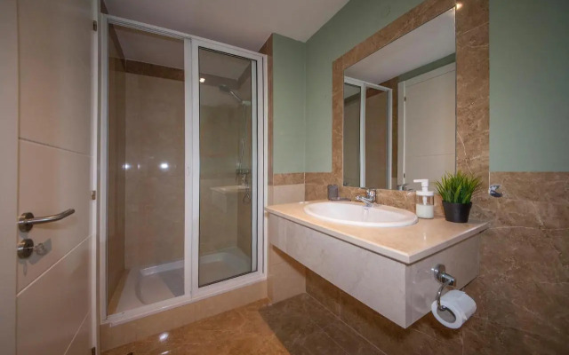 B02 - Fantastic Apartment with Pool