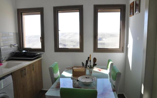 Vastu Dead Sea apartment