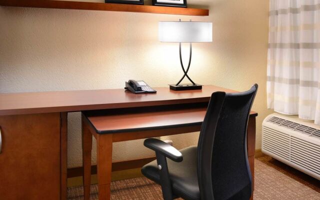 Courtyard Dallas Las Colinas