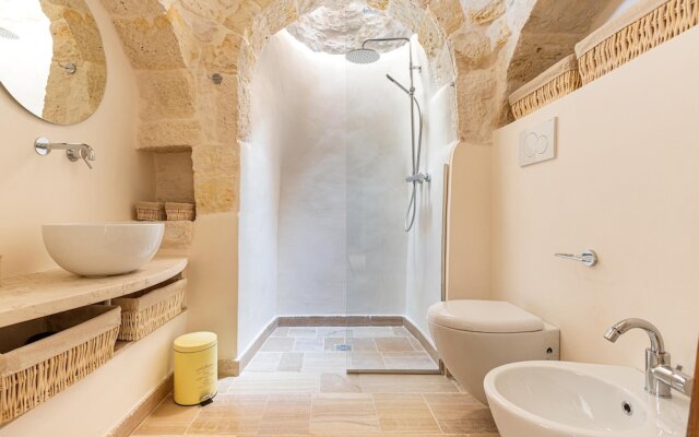 2456 Trullo Venti by Perle di Puglia